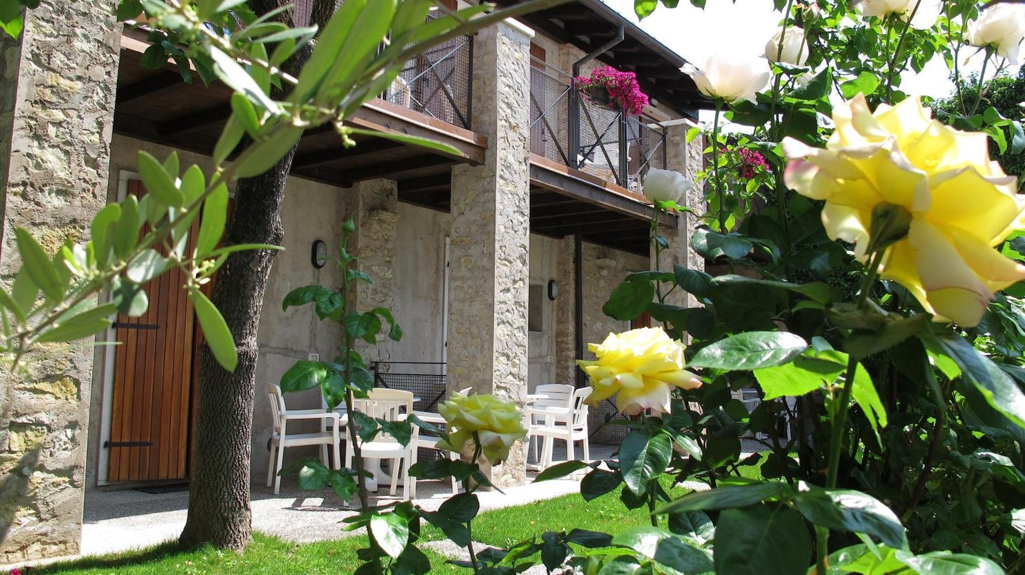 Hotel Romeo Torri Del Benaco Exterior foto